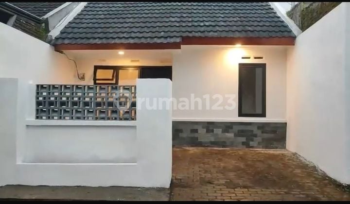 Rumah Cantik Minimalis di Singosari