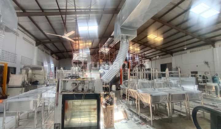For Sale Spacious Warehouse in Sayap Taman Kopo Indah, Bandung