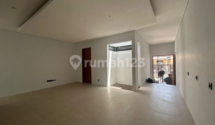 Dijual Rumah Baru 2 Lantai di Taman Kopo Indah, Bandung
