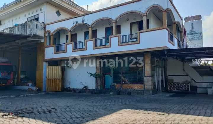 Ready-to-Occupy Shop House + 2-Story Warehouse with Spacious Parking in Denpasar