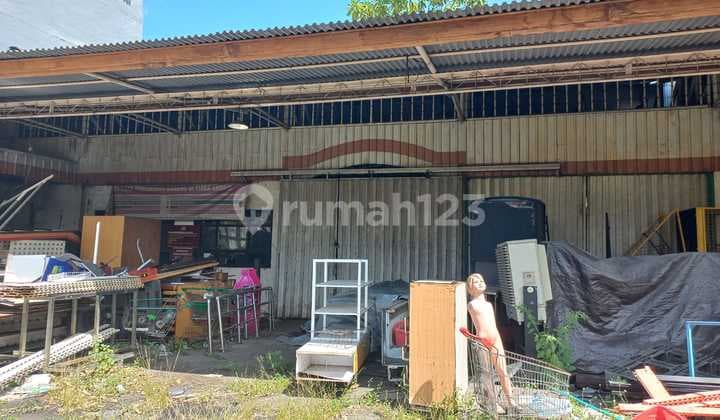 Dijual Bangunan Bekas Kantor Tiara Grosir Jl