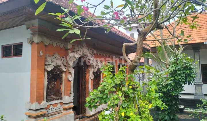 Disewakan Tahunan Rumah 4 Kamar Style Bali Di Kerobokan Ipp
