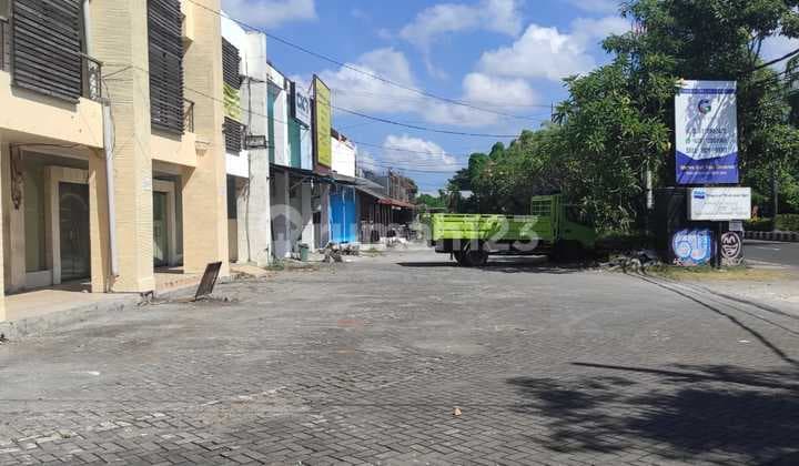 Disewakan Ruko 2 Lantai Di Komplek Pertokoan Bypass Ngurah Rai