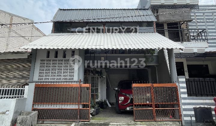 Rumah Siap Huni Depan Taman di Rawamangun