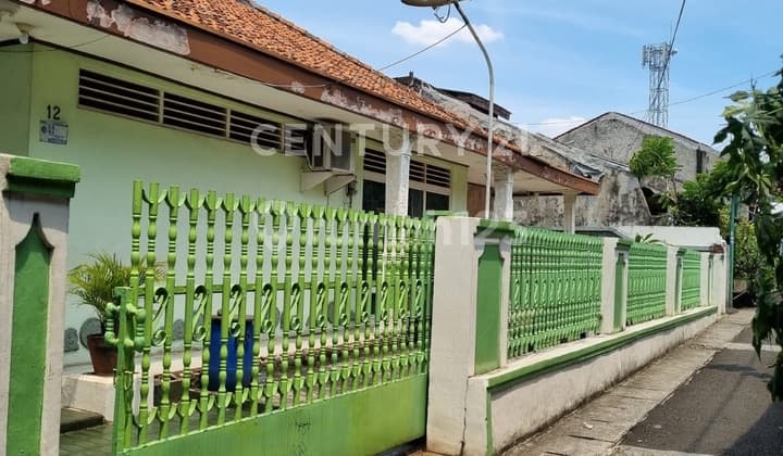 Spacious 672m2 House in Menteng Dalam Near Kokas South Jakarta