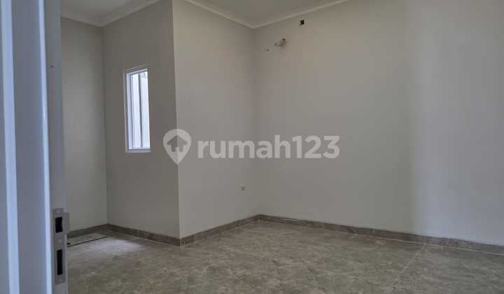 Dijual Rumah Brand New 4 Lantai di Citra Garden 3 Cengkareng - Jakarta Barat Luas Tanah 90 M² SHM