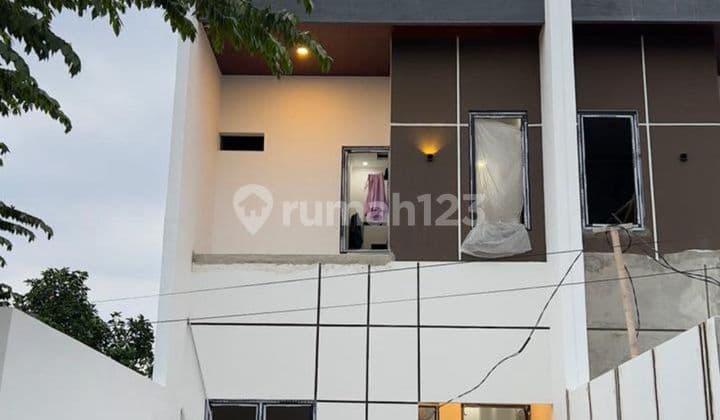 DIJUAL Rumah Baru 3 Lantai Meruya Selatan SHM ukuran 5 x 20