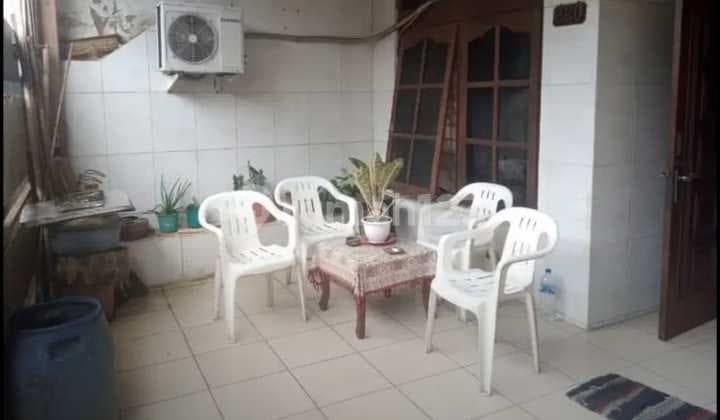 Dijual rumah 2 lantai cikoko jakarta selatan
