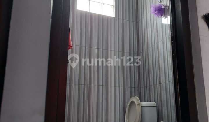 Dijual rumah 3 lantai di cibubur