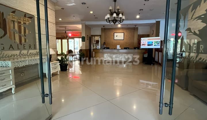 DIJUAL APARTEMEN FULL FURNISHED – UNIT HOOK LANTAI 25, KONDISI SIAP HUNI