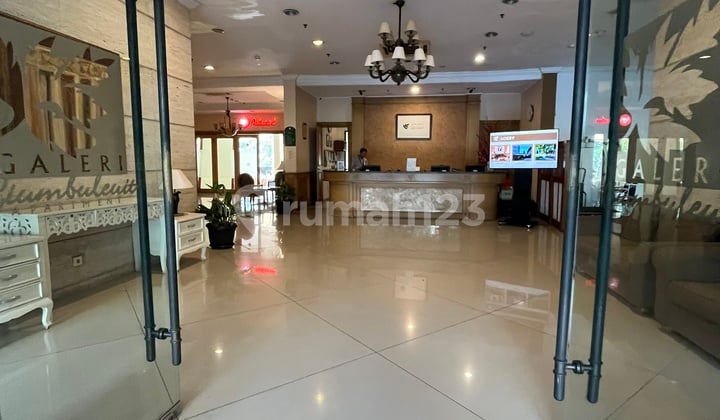 DIJUAL APARTEMEN FULL FURNISHED – UNIT HOOK LANTAI 25, KONDISI SIAP HUNI