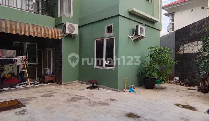 Rumah Siap Huni 2 Lantai LT 252 Lb300 Halaman Belakang Luas di Galaxy Bekas