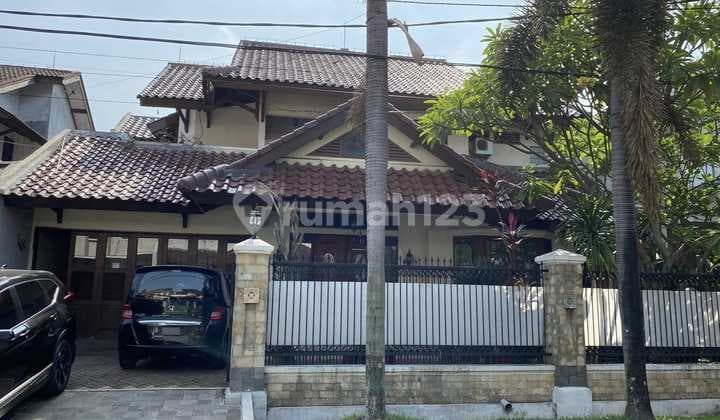 Comfortable Luxurious 2-Story House with 300m² Land and 250m² Building in Pondok Kelapa, East Jakarta