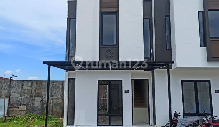 Rumah Siap Huni, 4 Kamar Tidur, 5 Menit ke Mall Mari Makassar