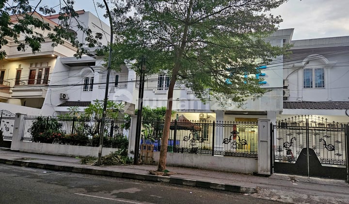 Rumah Besar Area Panakukkang Kota Makassar, Cocok untuk Kantor