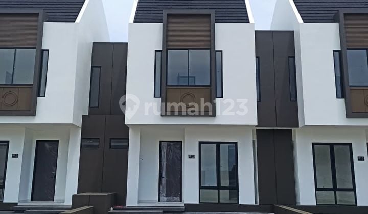 Rumah 2 Lantai, 4 Kamar Tidur, di Tengah Kota Makassar