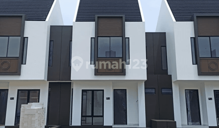 Ready-to-Live House, 4 Bedrooms, SHM, In Makassar City