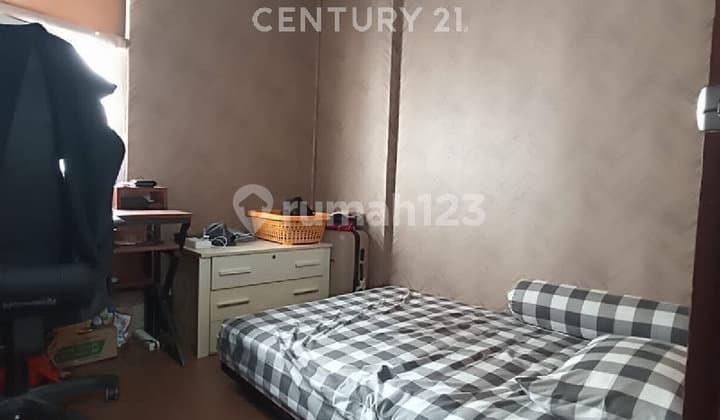 High Floor Apartemen Mediterania Kemayoran 3+1 BR View Kolam