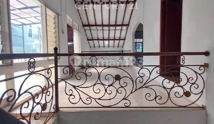 Rumah Hoek 2 Lantai Strategis Dalam Komplek di Koja Bebas Banjir