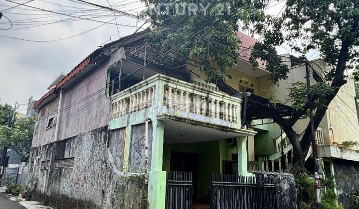 Rumah + Usaha Kost Strategis di Kemayoran - Posisi Hoek