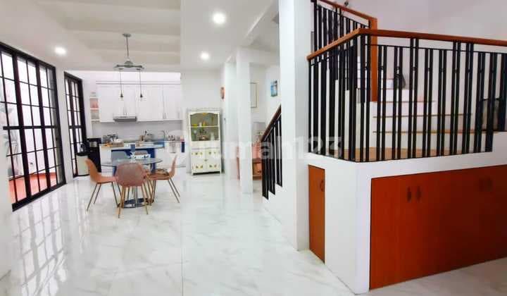 Rumah Cantik Rapi Bagus Di Graha Raya SHM