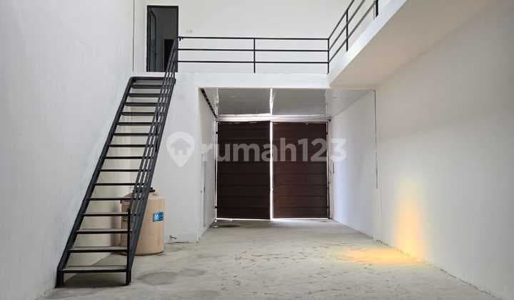 Gudang Teluk Naga Dekat Tol Pik 2