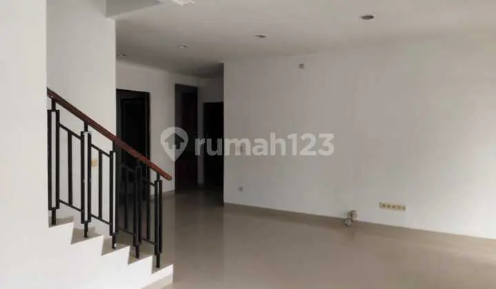 Rumah Hook Greenlake City Cluster East Asia