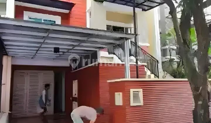 Rumah Besar Dan Luas Komplek Puri Mansion