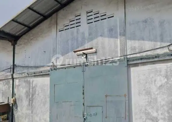 Gudang Kapuk Kayu Besar