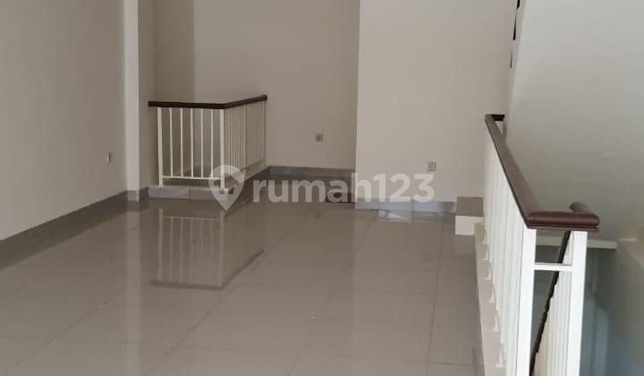 Ruko Greenlake Crown Facing Inward