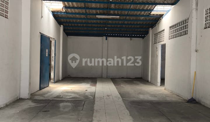Akses Container Gudang Jln Raya Hasyim Ashari Akses Container