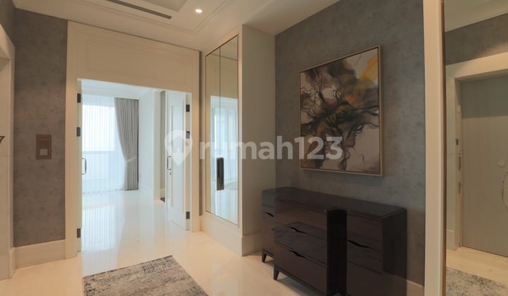 Apartemen St. Regis Jakarta 4 Kamar Tidur Furnished Bagus