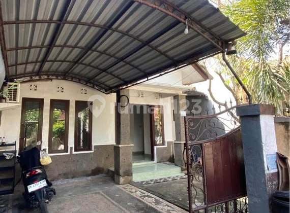 Rumah Dikontakan Semi Furnished, Dekat Seminyak, di Jln Gn. Soputan Padangsambian Klod Denpasar Barat