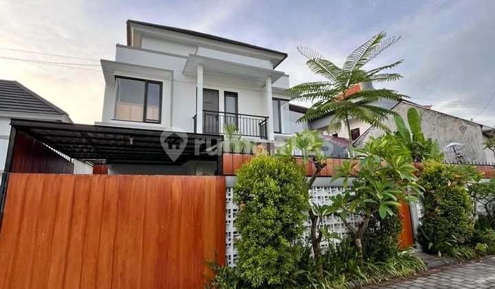 Rent a Beautiful 2-Story Semi-Furnished House in a Strategic Location at Taman Mumbul Nusa Dua