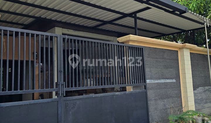 Flood-free house in the Tanah Mas area.