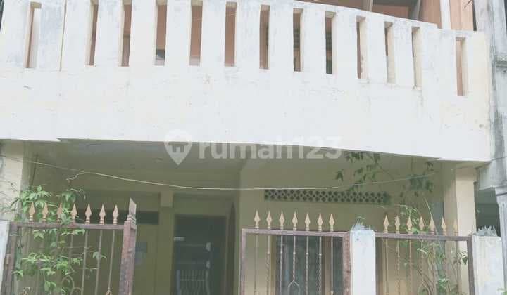 Minimalist 2-story house, strategic location.