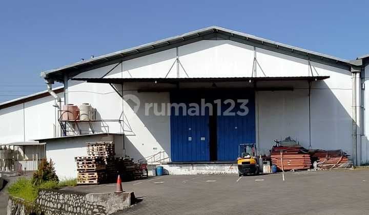 Last Unit! Warehouse with Loading Dock in Gunung Putri Near Toll Road