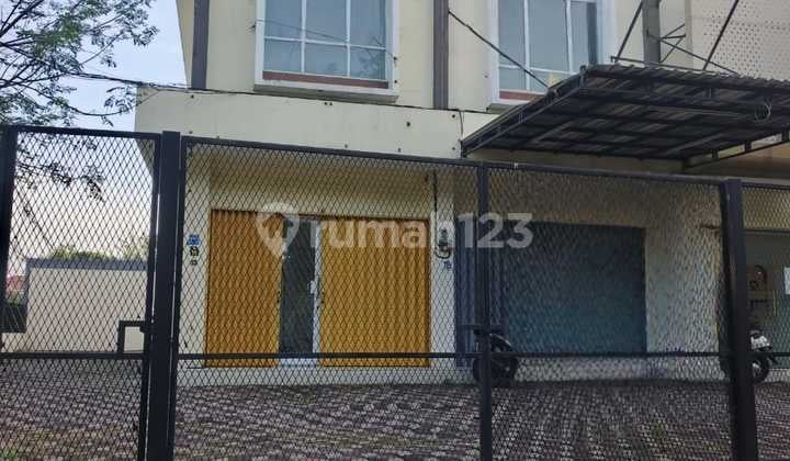 Disewakan Ruko untuk Kantor, Usaha Strategis 2 Lantai - Cipinang