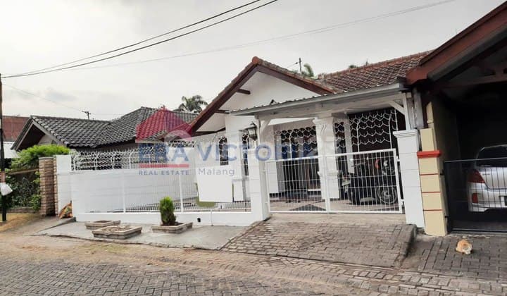 Hunian Istimewa dengan Halaman Luas Kawasan Araya Dekat dengan Plaza Aaya