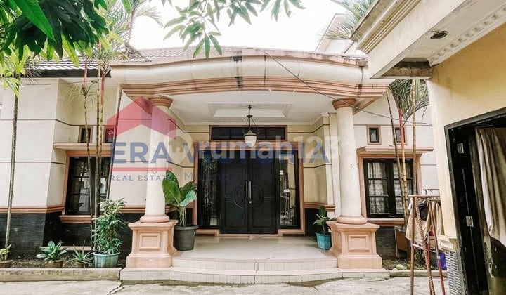 Investasi Multifungsi 3 Lantai Pusat Bisnis Samarinda Ulu Dekat dengan Kantor Pajak dan Fasilitas Umum Lainnya