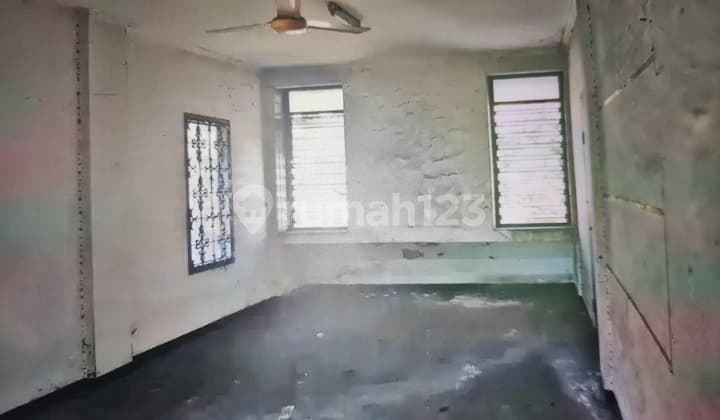 Dijual gedung kantor dan gudang sebausaha raya kenjeran