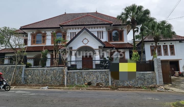 Sijual rumah siap huni main road villa puncak tidar 8br