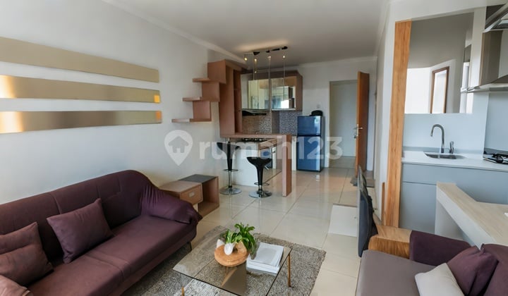 Ready-to-Occupy Apartment at Golf Hill Summit Near Pakuwon Mall