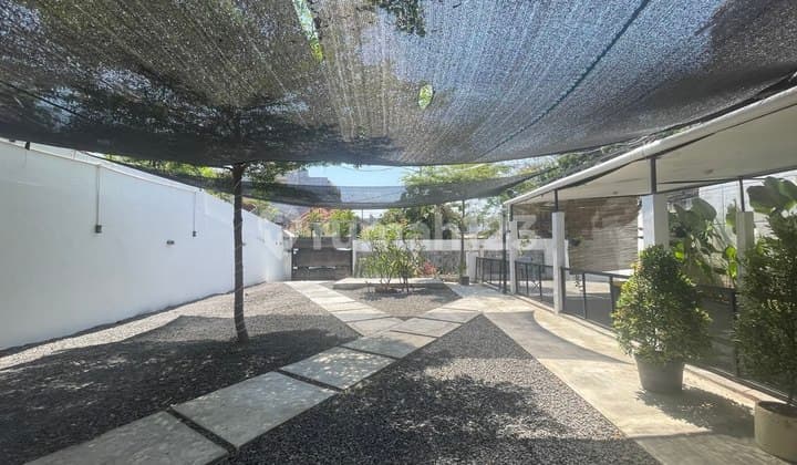 For Rent: House for Cafe in City Center, Surabaya, Cafe Area