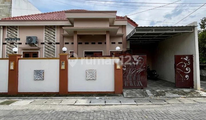 Rumah Modern Minimalis di Jln Nitikan Sorosutan Umbulhajo