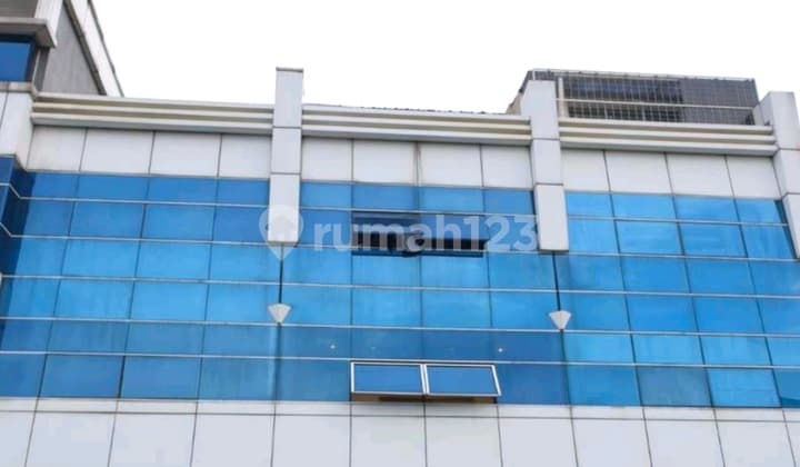 3.5-Storey Shop House, 220 M2 Area in Puri Niaga, West Jakarta
