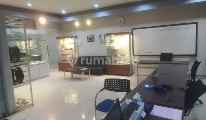 Gedung 4 Lantai Ada Lift di Citayam, Depok