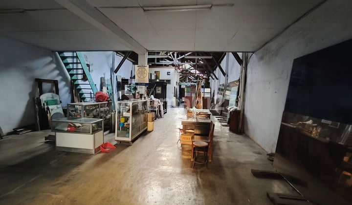 Tanah Luas 415 M2 Bonus Bangunan Di Pinangsia, Jakpus