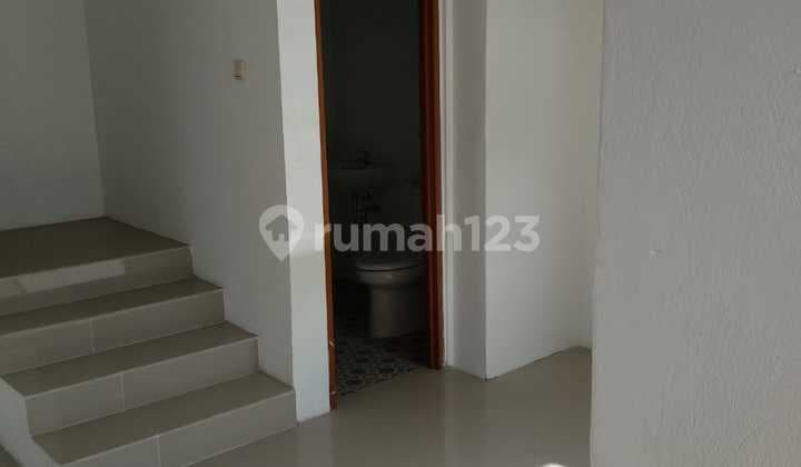 Ruko 4 Lantai Pinggir Jalan Dekat Roxy, Jakarta Pusat