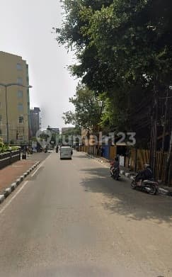 Rumah Lama Lt 1.820 M2 Di Pinggir Jalan Raya Kartini, Jakpus